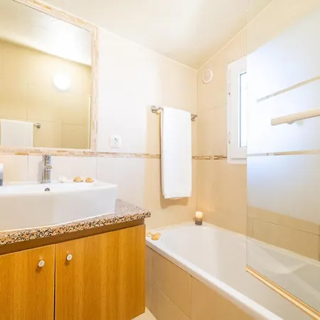 Holiday Home Albufeira Near Praia Da Oura Vila